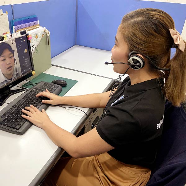 日本人の英語指導に長けた外国人講師とのマンツーマンレッスン